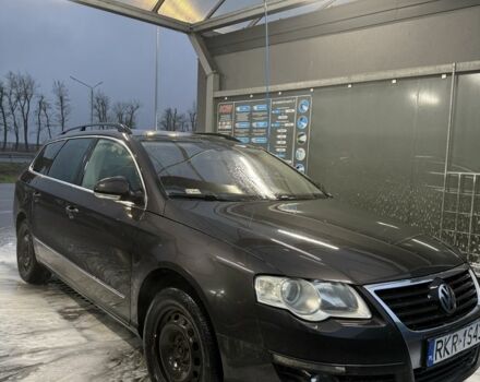 Черный Фольксваген Пассат, объемом двигателя 2 л и пробегом 400 тыс. км за 3500 $, фото 2 на Automoto.ua