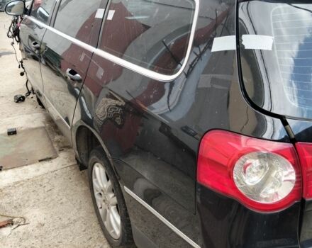 Чорний Фольксваген Пассат, об'ємом двигуна 2 л та пробігом 220 тис. км за 4000 $, фото 1 на Automoto.ua