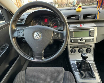 Черный Фольксваген Пассат, объемом двигателя 2 л и пробегом 263 тыс. км за 5450 $, фото 7 на Automoto.ua