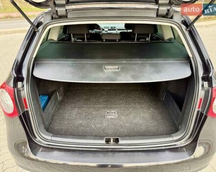 Черный Фольксваген Пассат, объемом двигателя 2 л и пробегом 403 тыс. км за 5499 $, фото 28 на Automoto.ua