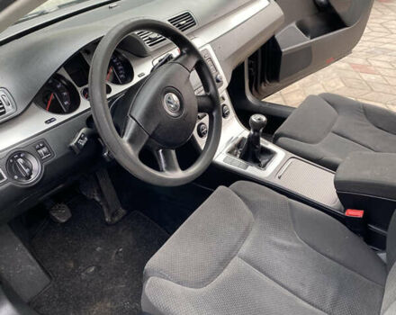 Черный Фольксваген Пассат, объемом двигателя 1.6 л и пробегом 290 тыс. км за 5650 $, фото 20 на Automoto.ua