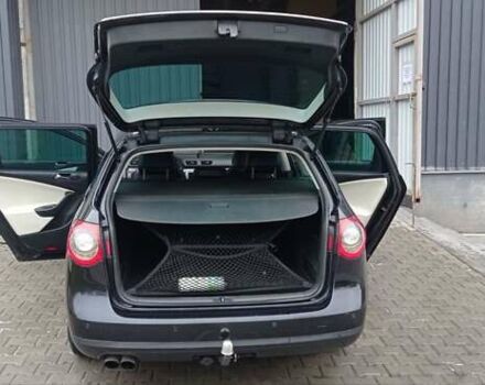 Чорний Фольксваген Пассат, об'ємом двигуна 2 л та пробігом 330 тис. км за 7300 $, фото 2 на Automoto.ua