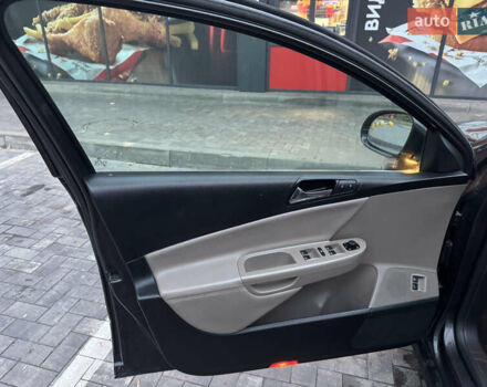 Черный Фольксваген Пассат, объемом двигателя 1.97 л и пробегом 350 тыс. км за 6500 $, фото 13 на Automoto.ua