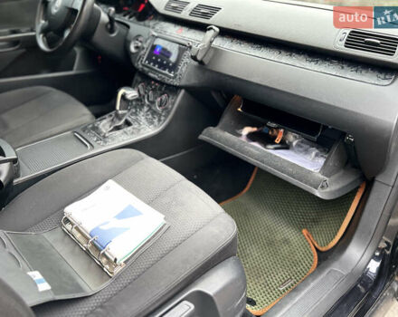 Черный Фольксваген Пассат, объемом двигателя 1.97 л и пробегом 270 тыс. км за 5700 $, фото 9 на Automoto.ua