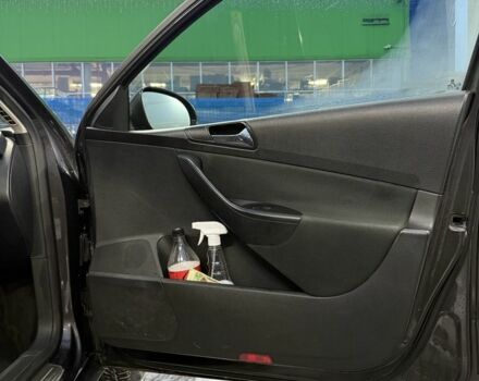 Черный Фольксваген Пассат, объемом двигателя 2 л и пробегом 400 тыс. км за 3500 $, фото 13 на Automoto.ua