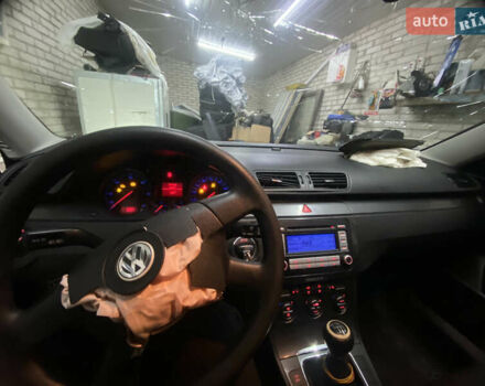 Черный Фольксваген Пассат, объемом двигателя 2 л и пробегом 283 тыс. км за 3200 $, фото 12 на Automoto.ua