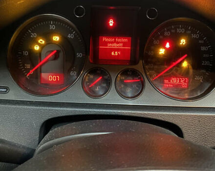 Черный Фольксваген Пассат, объемом двигателя 2 л и пробегом 283 тыс. км за 3200 $, фото 4 на Automoto.ua