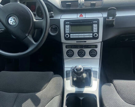 Черный Фольксваген Пассат, объемом двигателя 1.6 л и пробегом 185 тыс. км за 6500 $, фото 9 на Automoto.ua