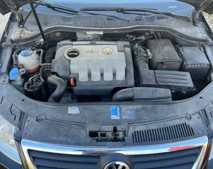 Чорний Фольксваген Пассат, об'ємом двигуна 1.97 л та пробігом 320 тис. км за 5500 $, фото 2 на Automoto.ua