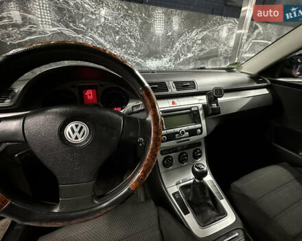 Чорний Фольксваген Пассат, об'ємом двигуна 1.97 л та пробігом 261 тис. км за 6000 $, фото 8 на Automoto.ua