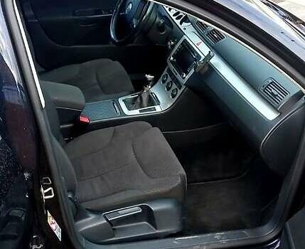 Черный Фольксваген Пассат, объемом двигателя 2 л и пробегом 302 тыс. км за 6300 $, фото 3 на Automoto.ua