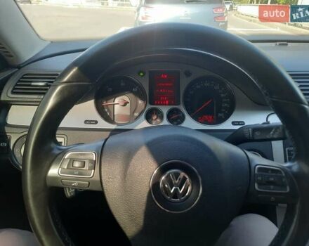 Черный Фольксваген Пассат, объемом двигателя 2 л и пробегом 299 тыс. км за 7000 $, фото 4 на Automoto.ua