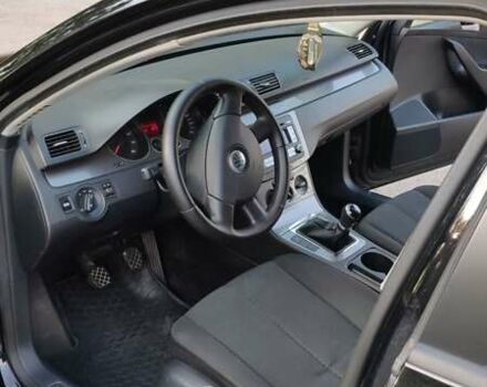 Чорний Фольксваген Пассат, об'ємом двигуна 1.6 л та пробігом 220 тис. км за 6399 $, фото 21 на Automoto.ua