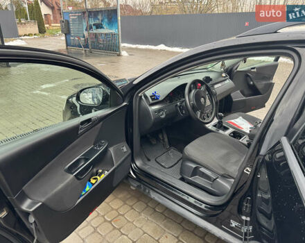 Черный Фольксваген Пассат, объемом двигателя 1.97 л и пробегом 245 тыс. км за 6200 $, фото 20 на Automoto.ua