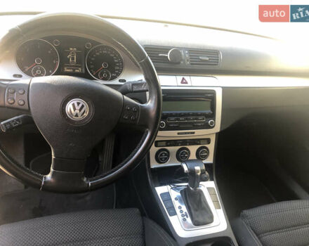 Чорний Фольксваген Пассат, об'ємом двигуна 2 л та пробігом 270 тис. км за 8200 $, фото 5 на Automoto.ua