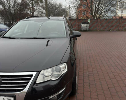 Чорний Фольксваген Пассат, об'ємом двигуна 2 л та пробігом 370 тис. км за 8100 $, фото 4 на Automoto.ua