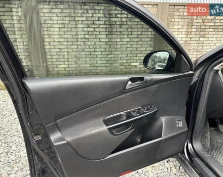 Чорний Фольксваген Пассат, об'ємом двигуна 2 л та пробігом 330 тис. км за 6500 $, фото 9 на Automoto.ua