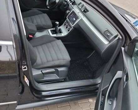 Черный Фольксваген Пассат, объемом двигателя 1.97 л и пробегом 288 тыс. км за 4900 $, фото 10 на Automoto.ua