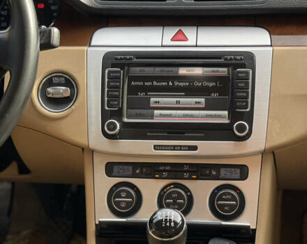 Чорний Фольксваген Пассат, об'ємом двигуна 1.97 л та пробігом 308 тис. км за 5500 $, фото 12 на Automoto.ua