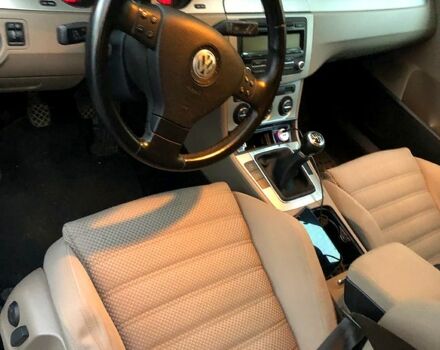 Черный Фольксваген Пассат, объемом двигателя 1.4 л и пробегом 193 тыс. км за 6600 $, фото 4 на Automoto.ua