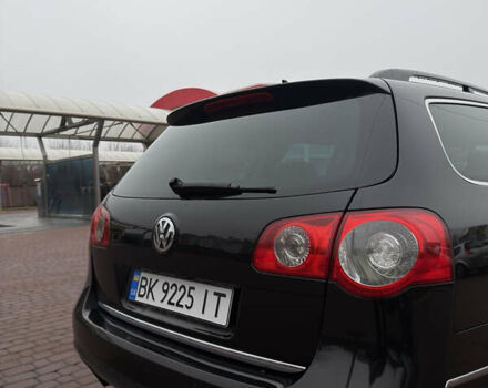 Чорний Фольксваген Пассат, об'ємом двигуна 2 л та пробігом 370 тис. км за 8100 $, фото 17 на Automoto.ua