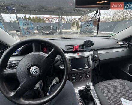 Черный Фольксваген Пассат, объемом двигателя 1.97 л и пробегом 245 тыс. км за 6200 $, фото 7 на Automoto.ua