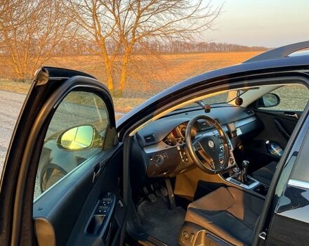 Черный Фольксваген Пассат, объемом двигателя 1.8 л и пробегом 252 тыс. км за 6400 $, фото 5 на Automoto.ua