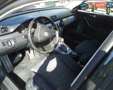 Чорний Фольксваген Пассат, об'ємом двигуна 1.9 л та пробігом 242 тис. км за 7500 $, фото 8 на Automoto.ua