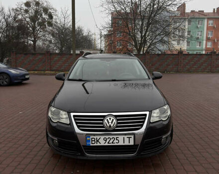 Чорний Фольксваген Пассат, об'ємом двигуна 2 л та пробігом 370 тис. км за 8100 $, фото 2 на Automoto.ua