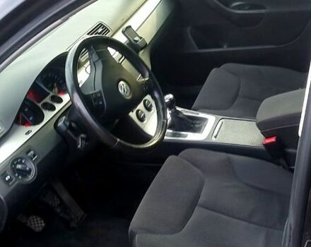 Черный Фольксваген Пассат, объемом двигателя 2 л и пробегом 302 тыс. км за 6300 $, фото 2 на Automoto.ua