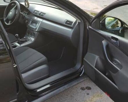 Чорний Фольксваген Пассат, об'ємом двигуна 1.6 л та пробігом 220 тис. км за 6399 $, фото 25 на Automoto.ua