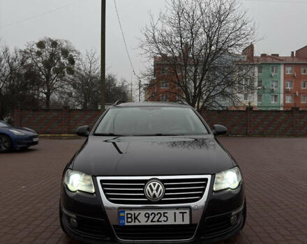 Чорний Фольксваген Пассат, об'ємом двигуна 2 л та пробігом 370 тис. км за 8100 $, фото 16 на Automoto.ua
