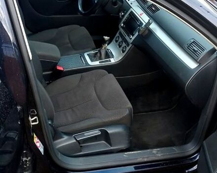 Черный Фольксваген Пассат, объемом двигателя 2 л и пробегом 302 тыс. км за 6300 $, фото 4 на Automoto.ua