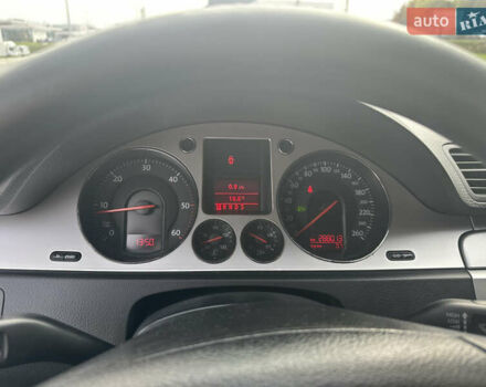 Черный Фольксваген Пассат, объемом двигателя 1.97 л и пробегом 280 тыс. км за 7400 $, фото 15 на Automoto.ua