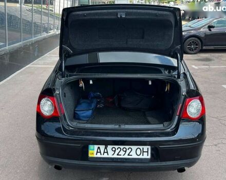 Чорний Фольксваген Пассат, об'ємом двигуна 2 л та пробігом 183 тис. км за 7000 $, фото 4 на Automoto.ua