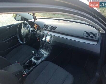 Чорний Фольксваген Пассат, об'ємом двигуна 1.9 л та пробігом 260 тис. км за 5600 $, фото 17 на Automoto.ua