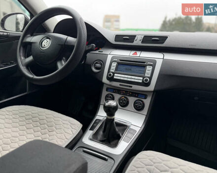 Черный Фольксваген Пассат, объемом двигателя 1.97 л и пробегом 370 тыс. км за 4700 $, фото 46 на Automoto.ua