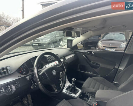 Черный Фольксваген Пассат, объемом двигателя 2 л и пробегом 280 тыс. км за 5500 $, фото 6 на Automoto.ua