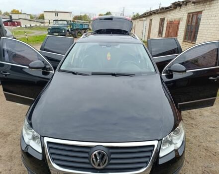 Черный Фольксваген Пассат, объемом двигателя 2 л и пробегом 300 тыс. км за 6799 $, фото 3 на Automoto.ua