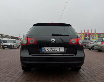 Чорний Фольксваген Пассат, об'ємом двигуна 2 л та пробігом 370 тис. км за 8100 $, фото 8 на Automoto.ua