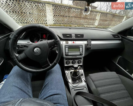 Черный Фольксваген Пассат, объемом двигателя 1.97 л и пробегом 306 тыс. км за 7000 $, фото 29 на Automoto.ua