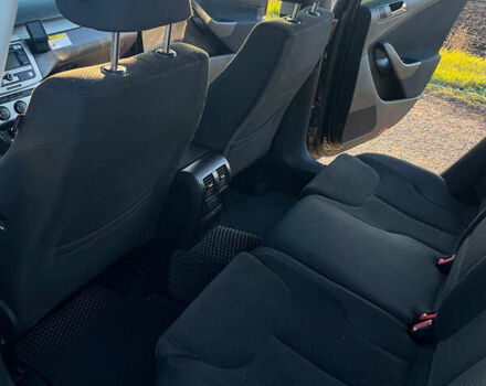 Черный Фольксваген Пассат, объемом двигателя 1.8 л и пробегом 257 тыс. км за 6100 $, фото 9 на Automoto.ua