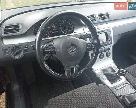 Черный Фольксваген Пассат, объемом двигателя 1.39 л и пробегом 250 тыс. км за 7000 $, фото 3 на Automoto.ua