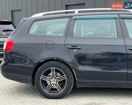 Черный Фольксваген Пассат, объемом двигателя 2 л и пробегом 366 тыс. км за 8290 $, фото 10 на Automoto.ua