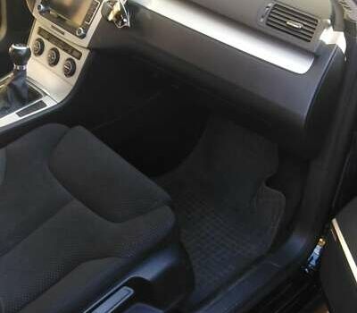 Чорний Фольксваген Пассат, об'ємом двигуна 2 л та пробігом 258 тис. км за 7900 $, фото 12 на Automoto.ua