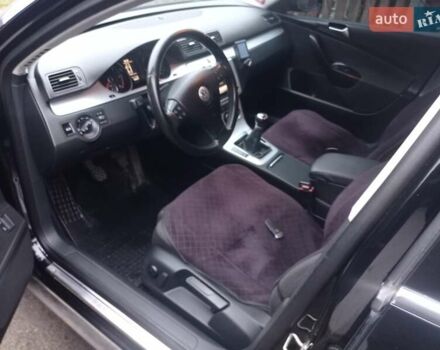 Черный Фольксваген Пассат, объемом двигателя 2 л и пробегом 320 тыс. км за 8100 $, фото 17 на Automoto.ua