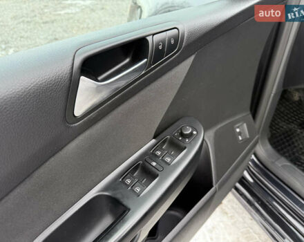 Черный Фольксваген Пассат, объемом двигателя 1.39 л и пробегом 238 тыс. км за 5950 $, фото 26 на Automoto.ua