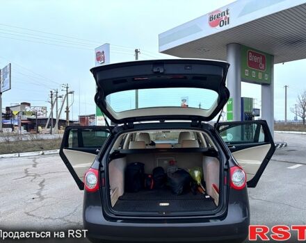 Чорний Фольксваген Пассат, об'ємом двигуна 2 л та пробігом 250 тис. км за 7000 $, фото 6 на Automoto.ua
