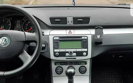 Чорний Фольксваген Пассат, об'ємом двигуна 1.8 л та пробігом 238 тис. км за 6950 $, фото 6 на Automoto.ua