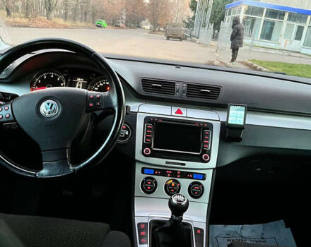 Черный Фольксваген Пассат, объемом двигателя 1.8 л и пробегом 225 тыс. км за 7350 $, фото 18 на Automoto.ua